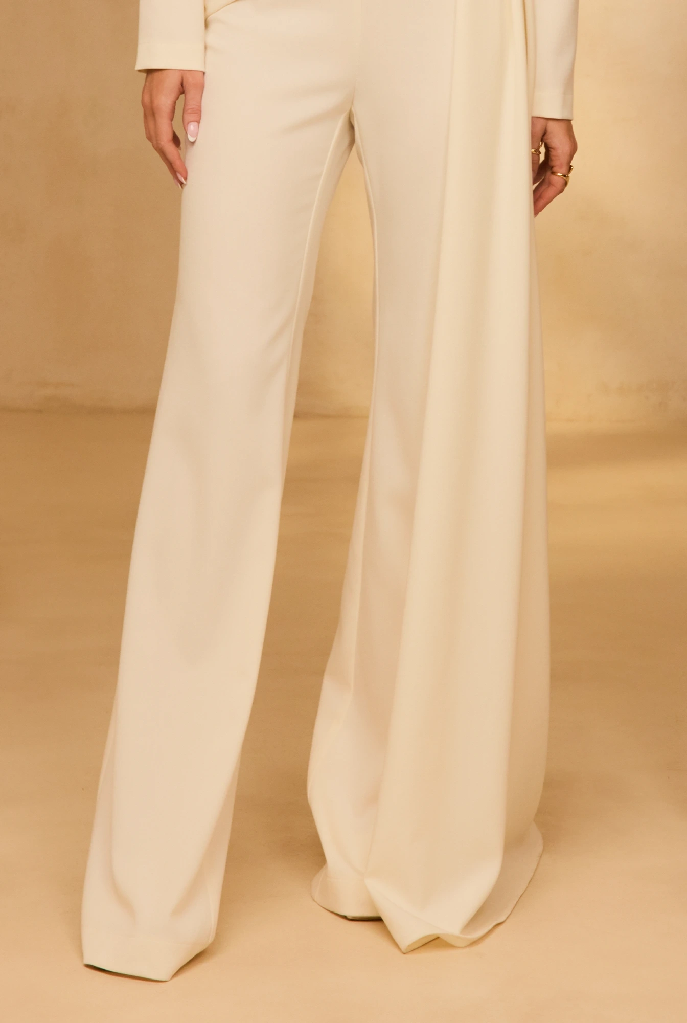 Castillo – jumpsuit color ecru TALL
